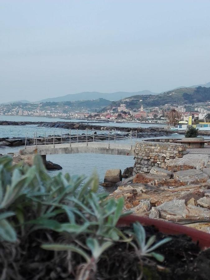 Apartamento I Fiori Di Santo Stefano Santo Stefano al Mare Exterior foto